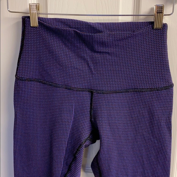 Lululemon mid rise leggings size 6 - Picture 3 of 5